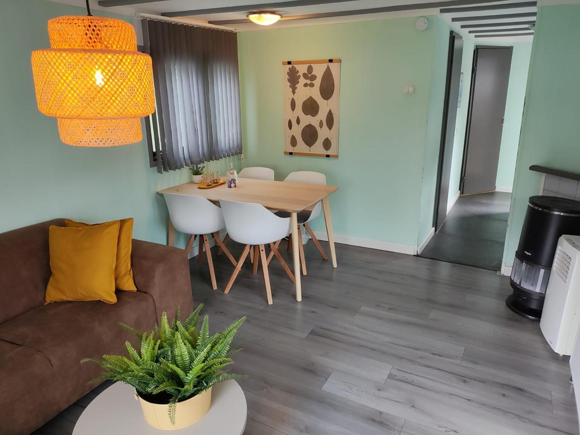 Knusse Veluwse Chalet in Putten alleen voor recreatie Buitenkant foto