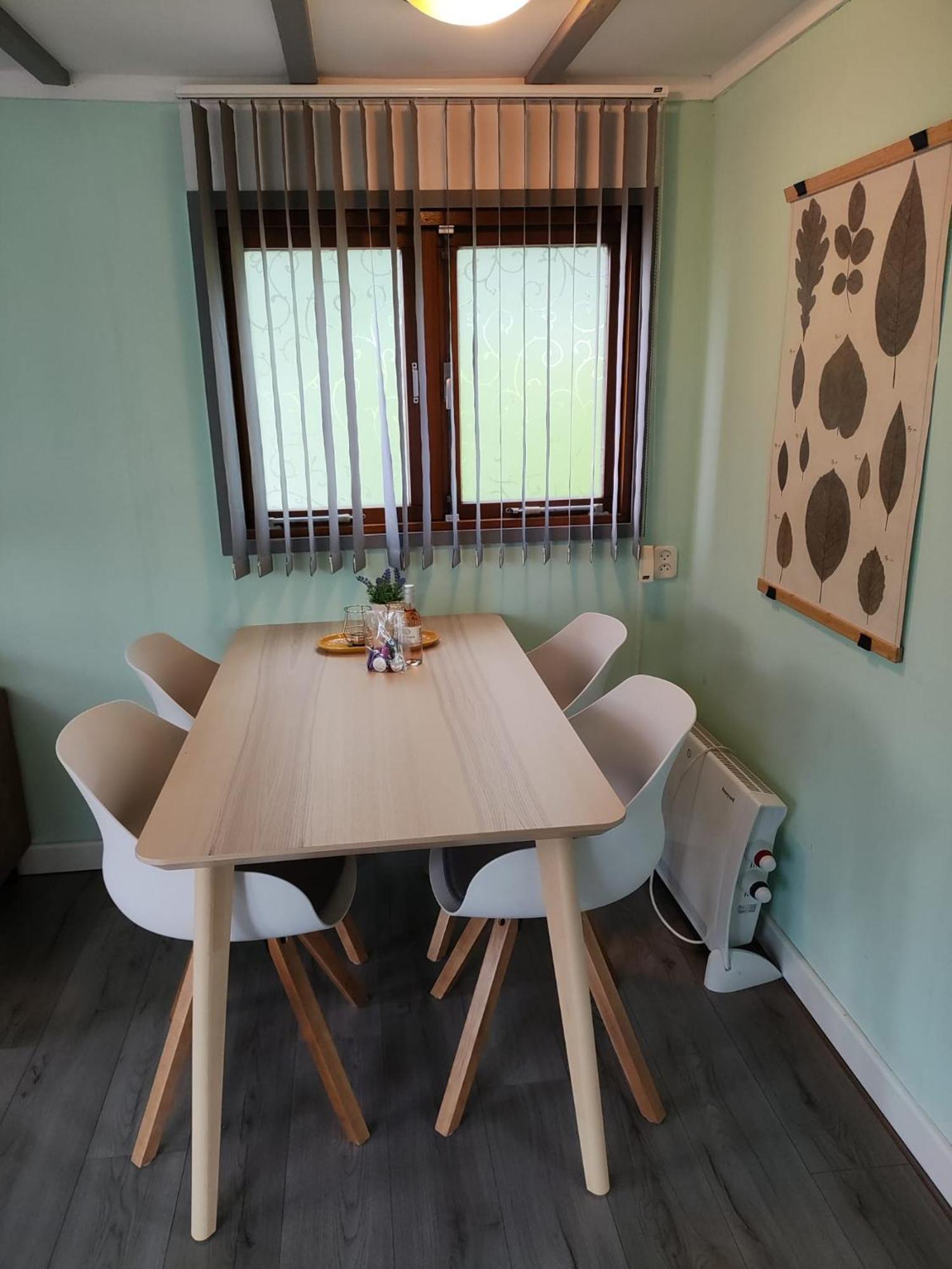 Knusse Veluwse Chalet in Putten alleen voor recreatie Buitenkant foto